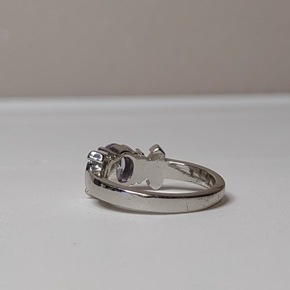 Pretty Silver Tone Ring With Purple Stones Size 8.75 - Picture 4 of 14